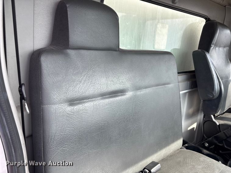 image for item EC4390 2017 Hino 268 box truck