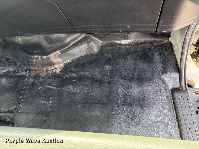 image for item EC4390 2017 Hino 268 box truck