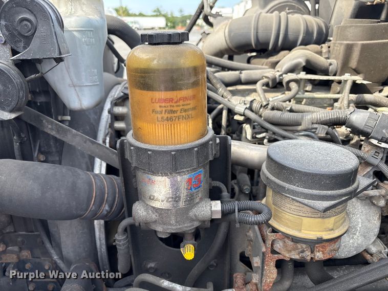 image for item EC4390 2017 Hino 268 box truck