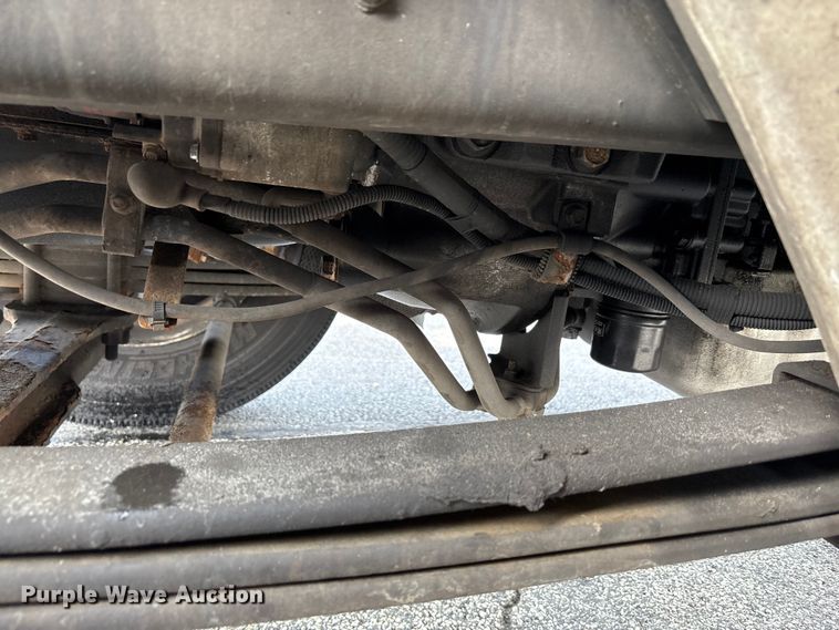 image for item EC4390 2017 Hino 268 box truck