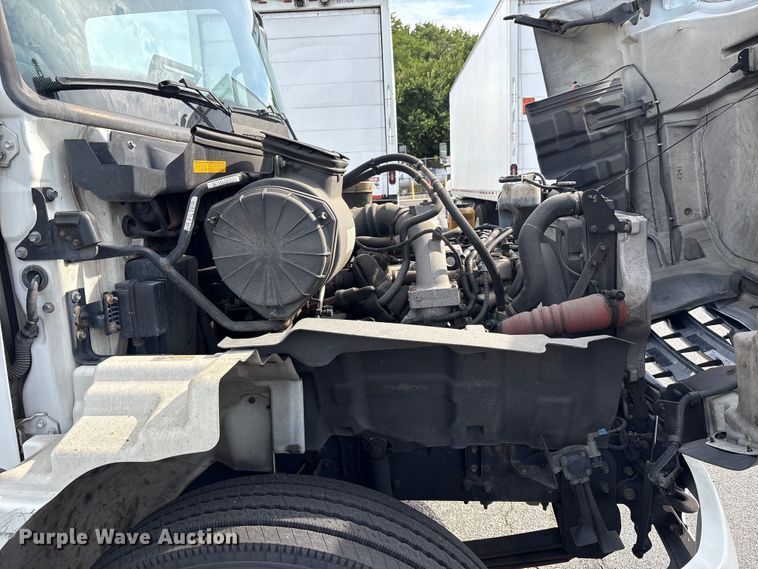 image for item EC4390 2017 Hino 268 box truck