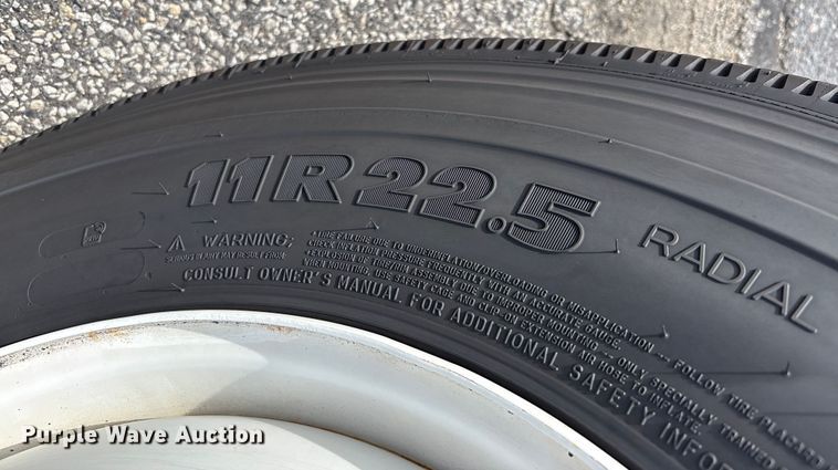 image for item EC4390 2017 Hino 268 box truck