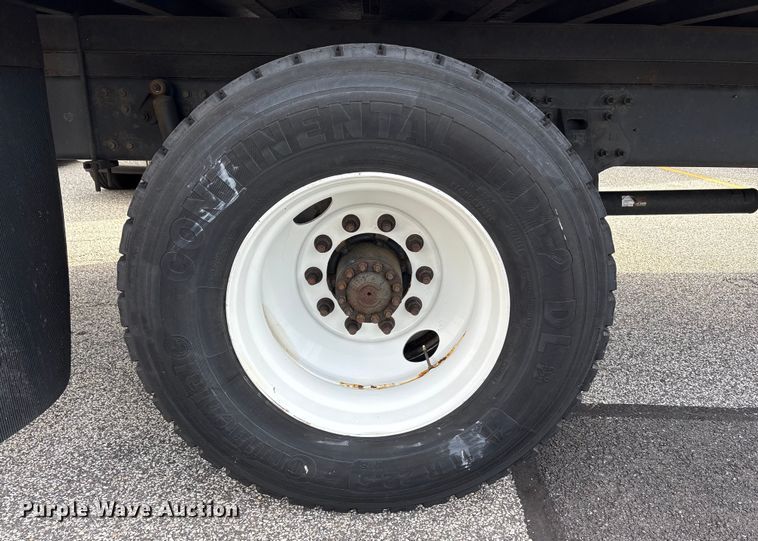 image for item EC4390 2017 Hino 268 box truck