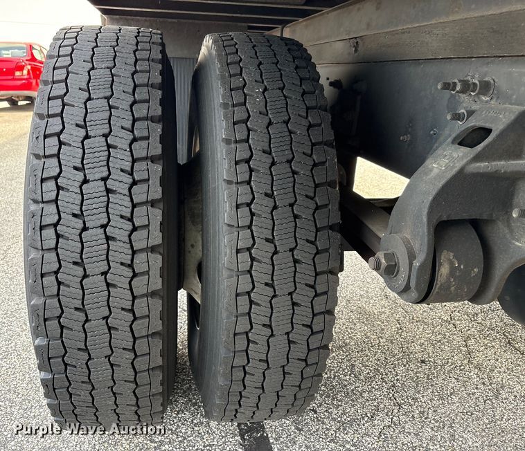 image for item EC4390 2017 Hino 268 box truck