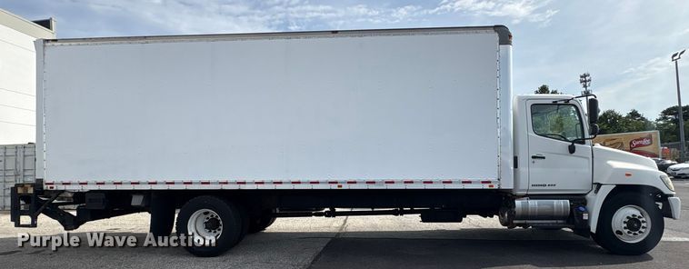 image for item EC4391 2017 Hino 268 box truck