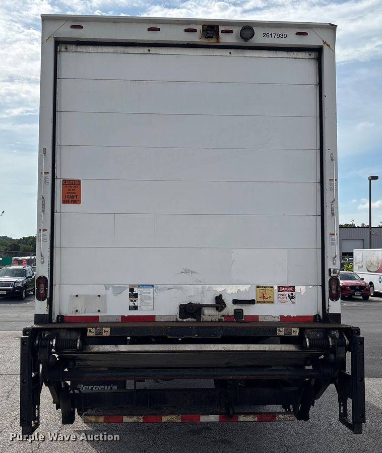 image for item EC4391 2017 Hino 268 box truck