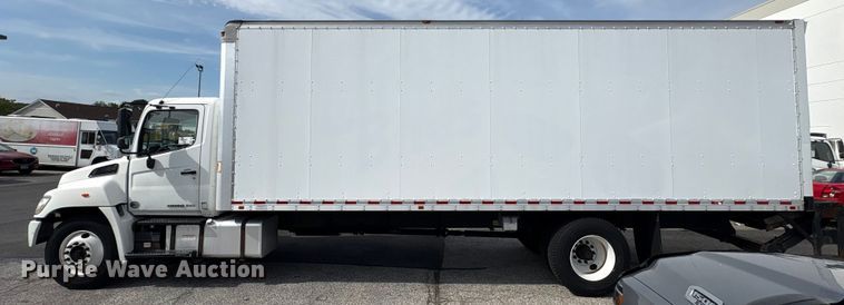 image for item EC4391 2017 Hino 268 box truck