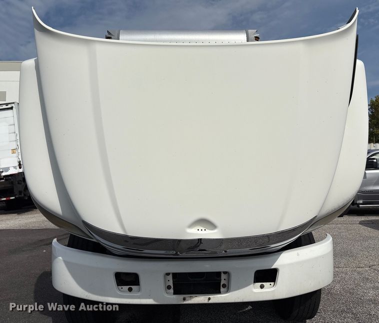 image for item EC4391 2017 Hino 268 box truck