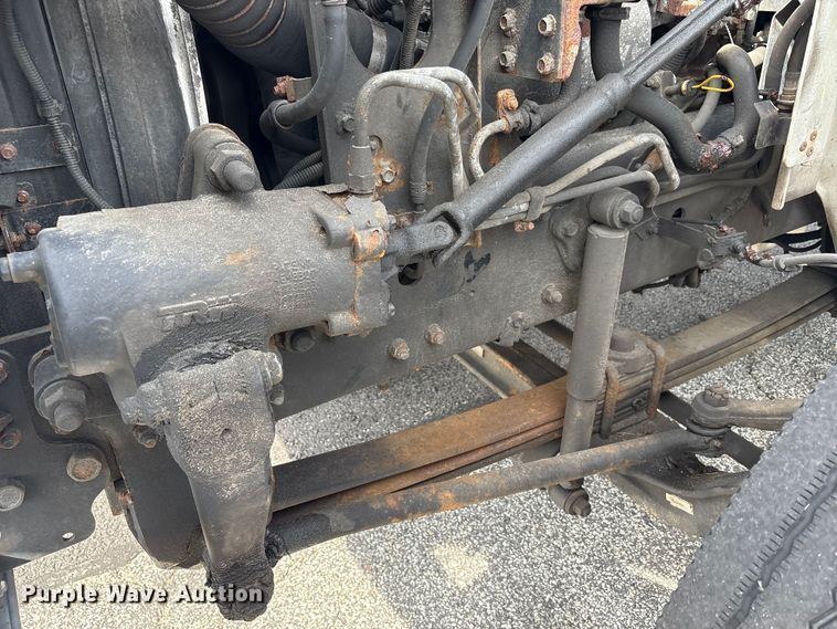 image for item EC4391 2017 Hino 268 box truck