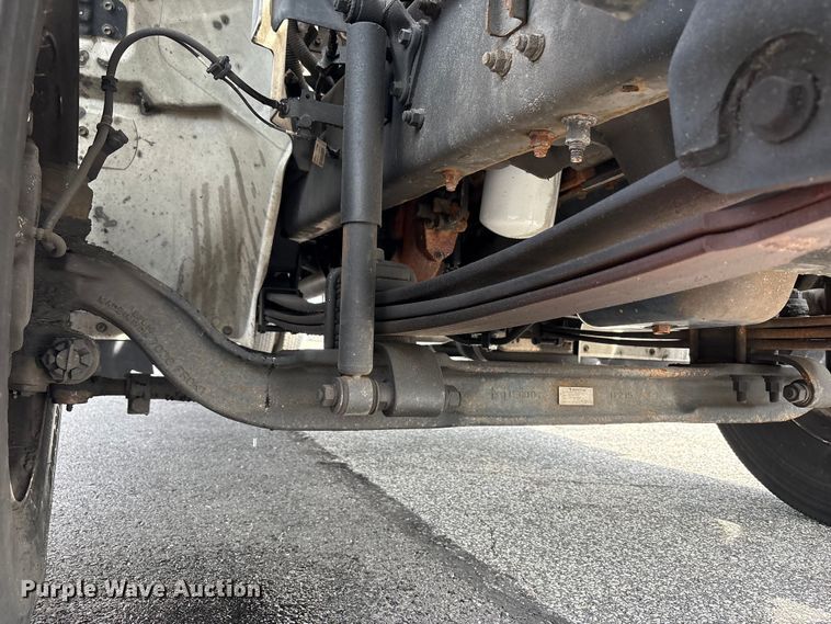 image for item EC4391 2017 Hino 268 box truck