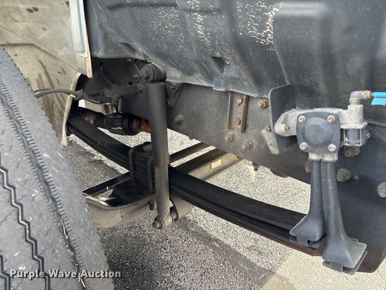 image for item EC4391 2017 Hino 268 box truck