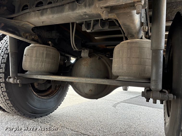 image for item EC4391 2017 Hino 268 box truck