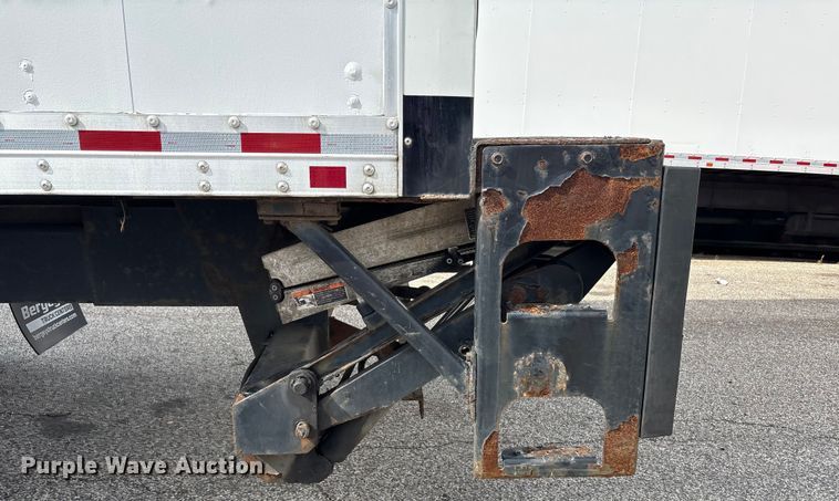 image for item EC4391 2017 Hino 268 box truck