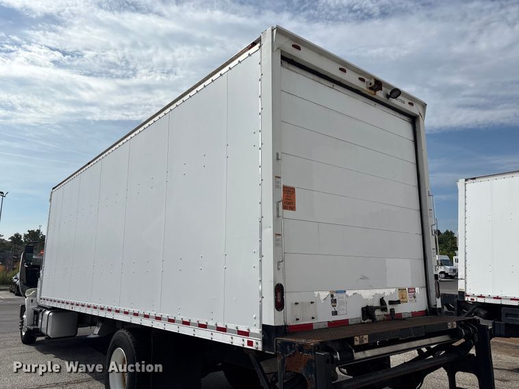 image for item EC4391 2017 Hino 268 box truck