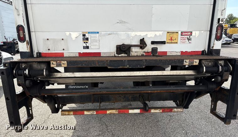 image for item EC4391 2017 Hino 268 box truck