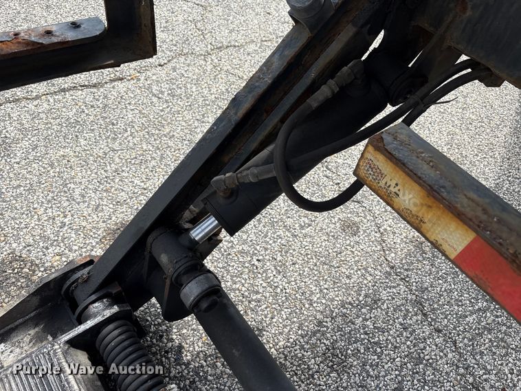 image for item EC4391 2017 Hino 268 box truck