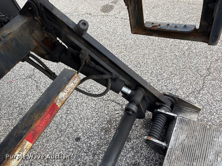 image for item EC4391 2017 Hino 268 box truck