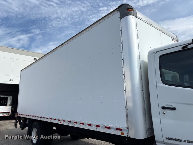 image for item EC4391 2017 Hino 268 box truck