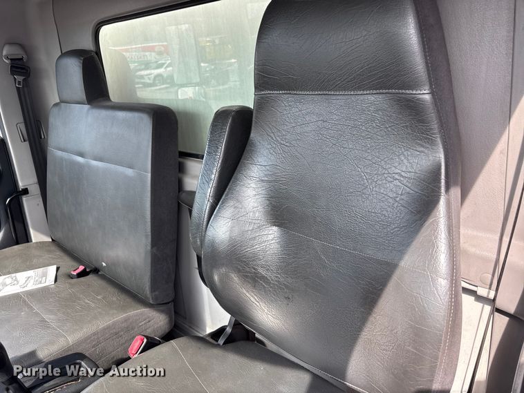 image for item EC4391 2017 Hino 268 box truck