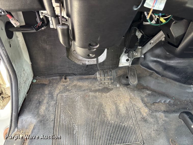 image for item EC4391 2017 Hino 268 box truck