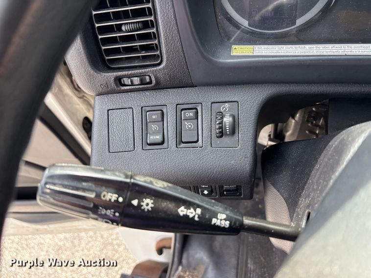 image for item EC4391 2017 Hino 268 box truck