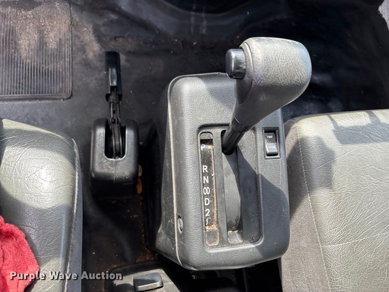 image for item EC4391 2017 Hino 268 box truck