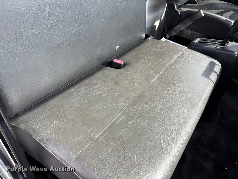 image for item EC4391 2017 Hino 268 box truck