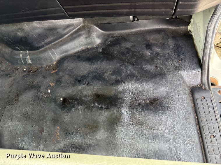 image for item EC4391 2017 Hino 268 box truck