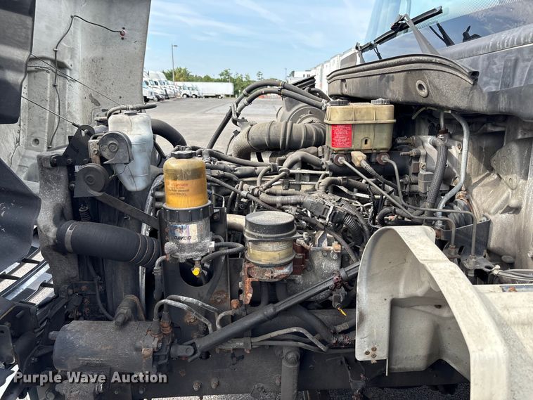 image for item EC4391 2017 Hino 268 box truck