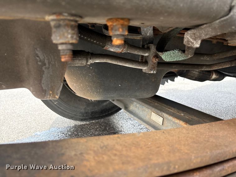 image for item EC4391 2017 Hino 268 box truck