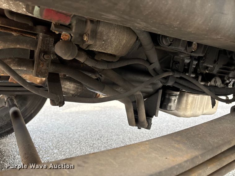 image for item EC4391 2017 Hino 268 box truck