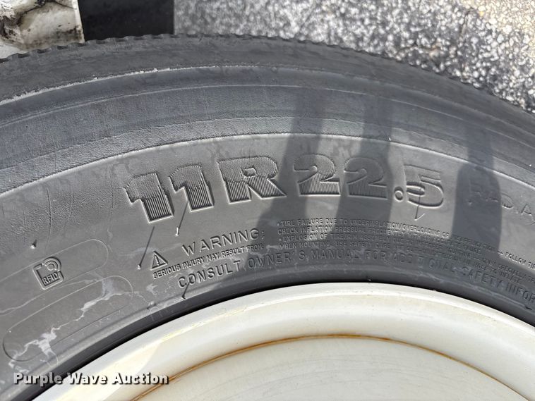 image for item EC4391 2017 Hino 268 box truck