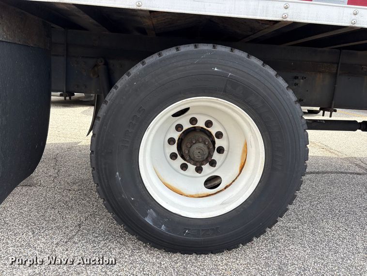 image for item EC4391 2017 Hino 268 box truck