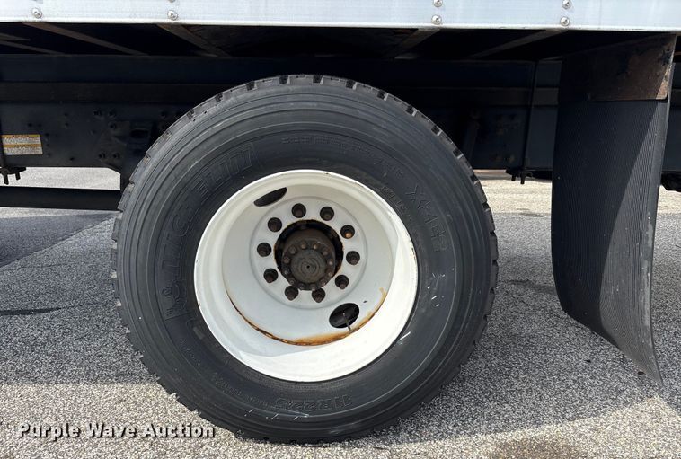 image for item EC4391 2017 Hino 268 box truck