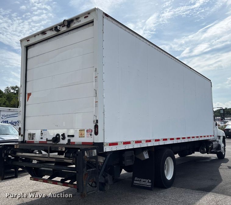 image for item EC4392 2017 Hino 268 box truck