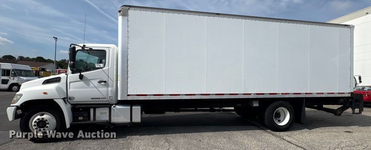 image for item EC4392 2017 Hino 268 box truck