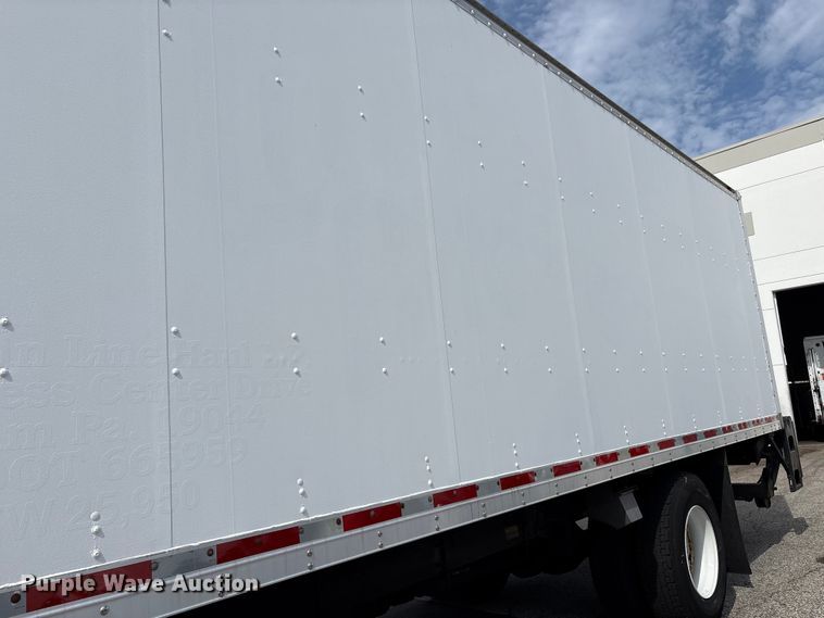 image for item EC4392 2017 Hino 268 box truck