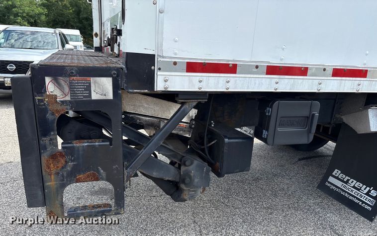 image for item EC4392 2017 Hino 268 box truck