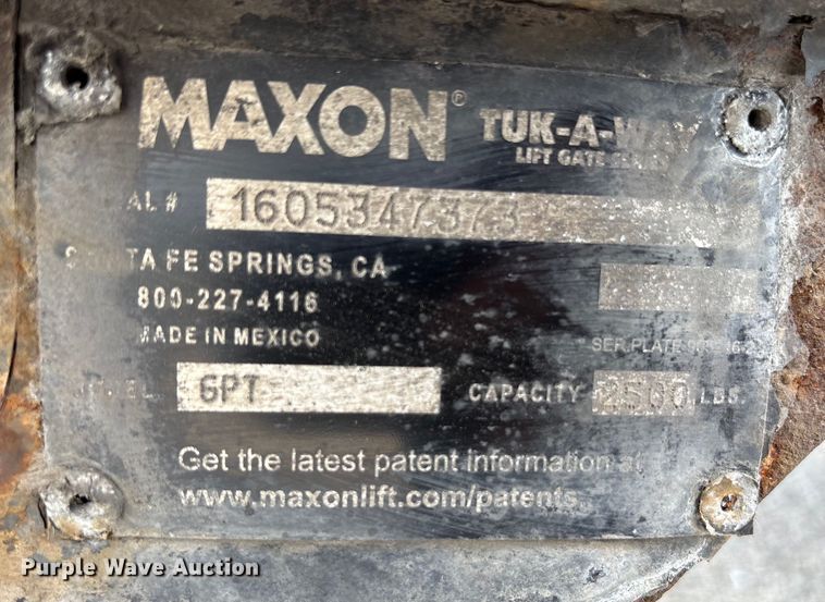 image for item EC4392 2017 Hino 268 box truck