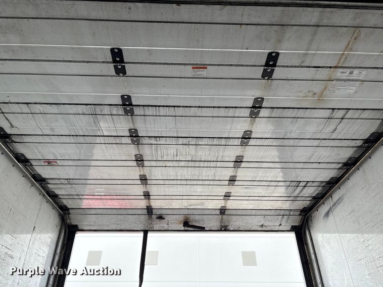 image for item EC4392 2017 Hino 268 box truck