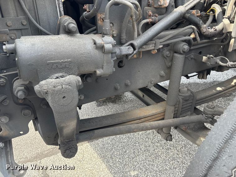 image for item EC4392 2017 Hino 268 box truck