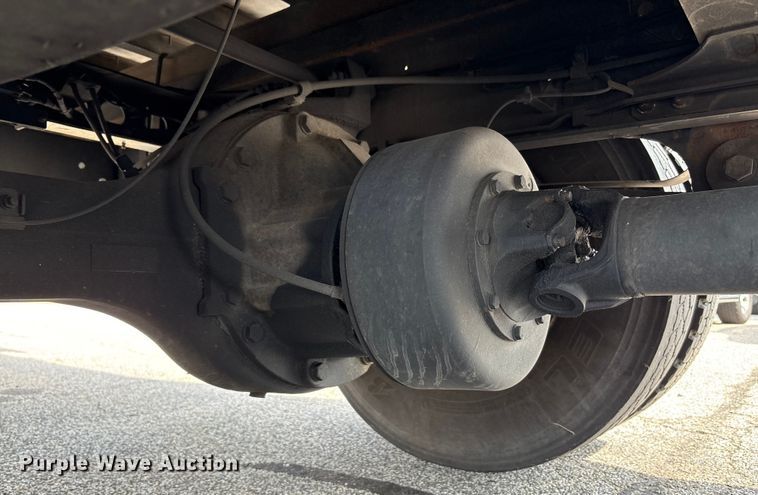 image for item EC4392 2017 Hino 268 box truck