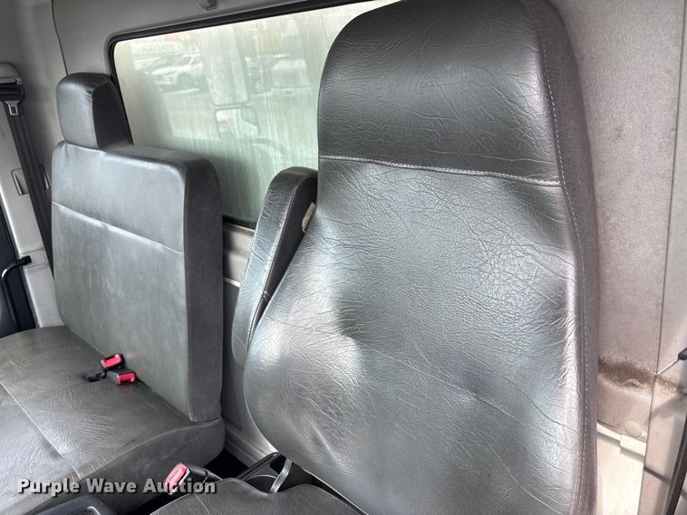 image for item EC4392 2017 Hino 268 box truck