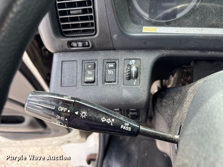 image for item EC4392 2017 Hino 268 box truck