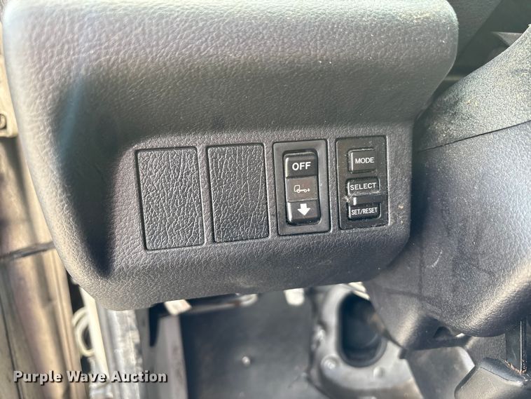 image for item EC4392 2017 Hino 268 box truck