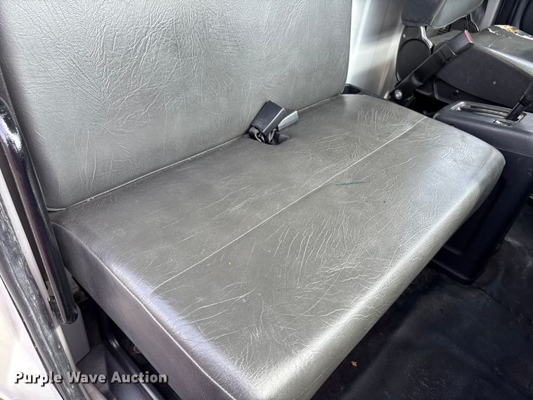 image for item EC4392 2017 Hino 268 box truck