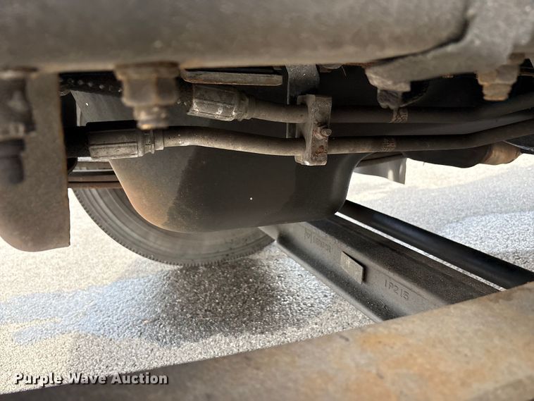 image for item EC4392 2017 Hino 268 box truck