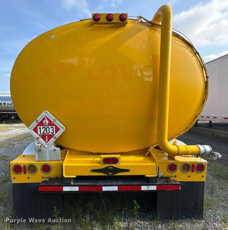 image for item EC4394 2008 Beall BIAST-96-3-SB tank trailer