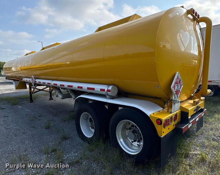 image for item EC4394 2008 Beall BIAST-96-3-SB tank trailer