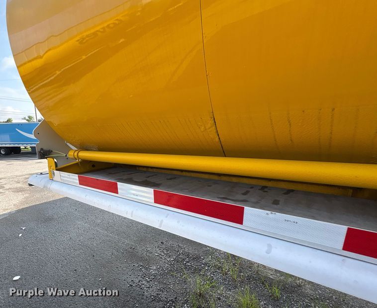 image for item EC4394 2008 Beall BIAST-96-3-SB tank trailer